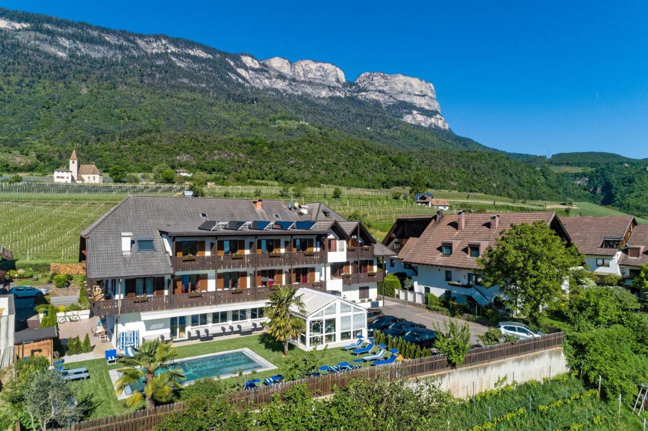 Hotel St. Justina Hof Appiano Sulla Strada Del Vino Esterno foto